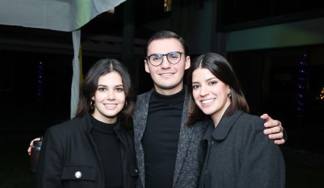  Ánika Lozano, Santiago Portillo y Cinthia González.