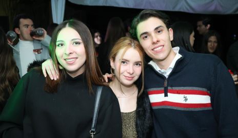  Mariana Lozano, Valeria Torres y Wicho.
