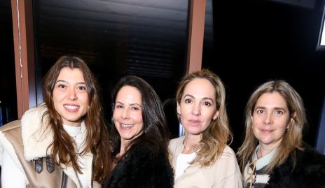  Carolina Medina, Bárbara Ruiz, Lila Medina y Jessica Villarreal.