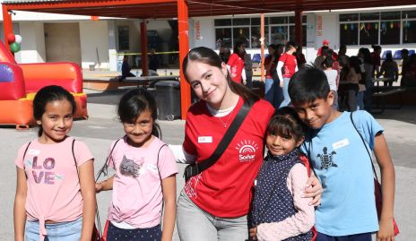  Renata, Fernanda, Aranza, Érika y Josué.