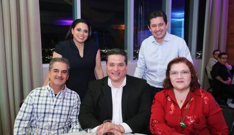  Carla Espinoza, Celio, Marcos Gómez, Luis Flores y Maribel Ramos.