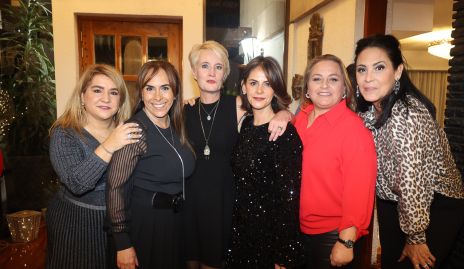  Carmenchu, Ileana Rodríguez, Güera Valle, Vero Malo, Güera Gutiérrez y Ana Luisa Lujambio.