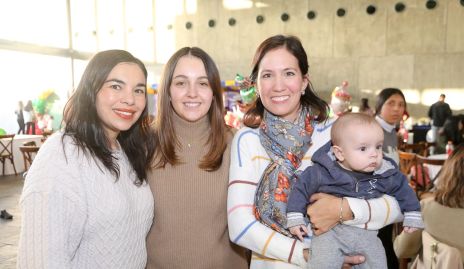  Vale Flores, Ivana y Claudia Serna.