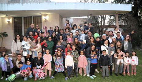Familias celebrando La Navidad.