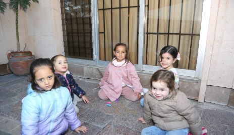  Macarena, Roberta, Lucía, Alonsa y Camila.