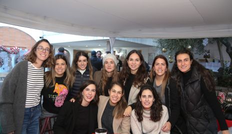  Amigas celebrando la Navidad.