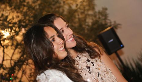  Natalia González y Moni Michel.