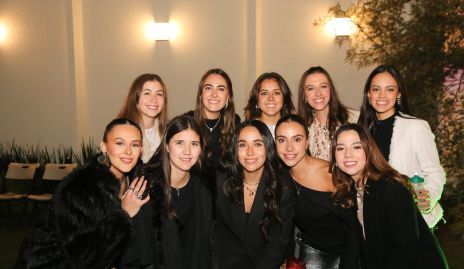  Las Clevers, Regina Morones, Fer García, Natalia Rentería, Moni Michel, Martha Ricavar, María Meade, Natalia González, Ana Paula Méndez, Mariana Anaya y Ale Michel.