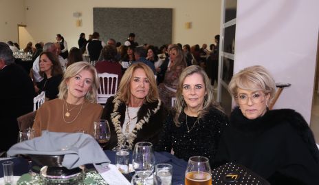  Ana Meade, Alma Orozco, Amparo Lomelín y Magdalena Izar Landeta.