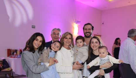  Adriana de la Maza, Martina Valle, Gabriel Sanders, Maru Bárcena, Nicolás Valle, Rodrigo Valle, Ana Gaby Ibarra y Sebastián Valle.