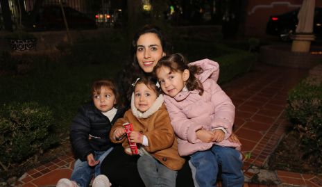  Lula con Emi, Lulita y Alexandra.