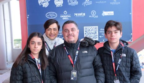  Valentina, María, Oscar y Oscar.
