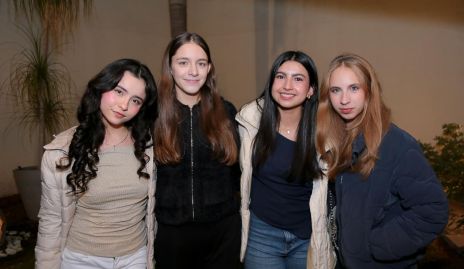  Aixa, Mónica Chevaile, Roberta González y Martina.