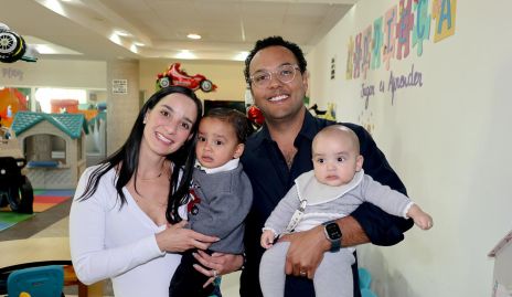  Xavier Campos y Luli Lamas con sus hijos Eugenio y Patricio.