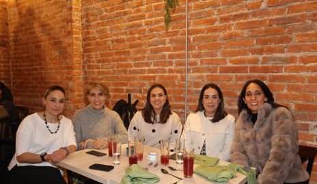  Alma Navarro, Mireya Pérez, Ana Cristina González, Leticia Esqueda y Tatina Torres.