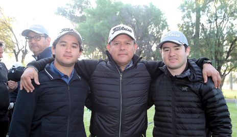  Roberto, José y Santi Guevara.