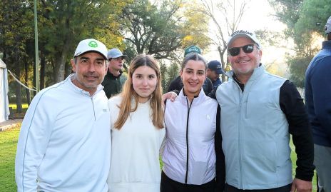  Alejandro y Vanesa Elizondo, Lorea y Rodrigo Gómez.