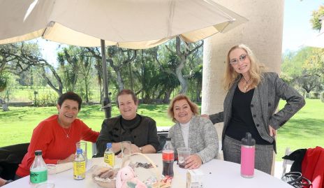  Laura González, Amalia Matienzo, Rosario Llaguno y  Adelina Lasso de la Vega.