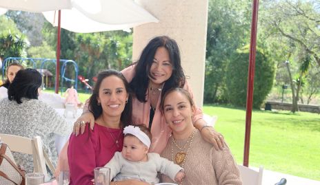  Gabriela Ramírez, Marcele Del Valle Coulon y Ana Paola.