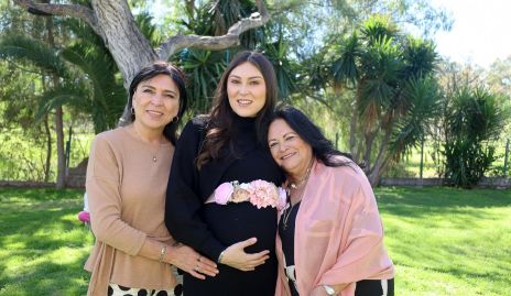  Carolina Aguilar, Lili Medina y Marcelle Del Valle Coulon.