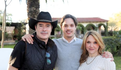  Meme Lozano, José Manuel Lozano y Alejandra Santos.