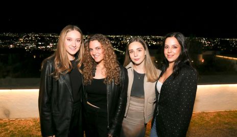  Caro Duque, Camila Meade, Joaquina Morales Meade y Ximena Delsol.