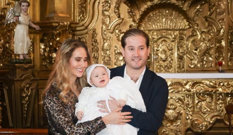  Lucía Martín y Pablo Torres con su sobrino José Manuel.