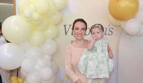  Yolanda Navarro Puga con su hija Victoria.