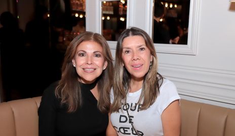  Adriana Rueda y Mary Buendía.