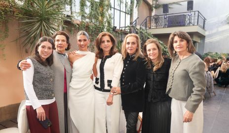  Cristy Lorca, Emelia Gómez, Isa Tobías, Ana Emelia Tobías, Mimí Hinojosa de Tobías, Maggie Aldrete de Tobías y Marisa Mercado de Tobías.