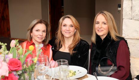  Jana del Valle, Alejandra Santos y Claudia Carpizo.