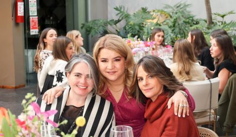  Paola Díaz Barreiro, Carmenchu y Vero Malo.