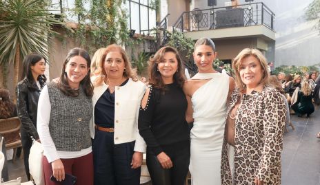  Cristy Lorca, Sofía Carrillo, Martha Carrillo, Isa Tobías y Soledad Vega.