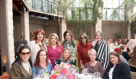  Beatriz Canseco, Carmenchu, Alejandra Martínez, Vero Malo, Paola Díaz Barreiro, Ana Luisa Lujambio, Rocío Valle, Francine Coulon, Güera Valle y Mariana Millán.