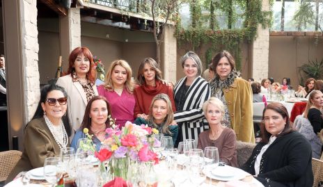  Beatriz Canseco, Carmenchu, Vero Malo, Paola Díaz Barreiro, Alejandra Martínez, Ana Luisa Lujambio, Rocío Valle, Francine Coulon, Güera Valle y Mariana Millán.