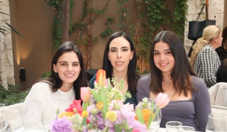  Adriana Olmos, Mariana Tobías y Pepi Tobías.