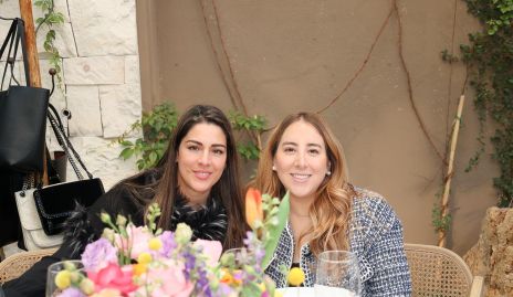  Paty Alvarado y Diana Olvera.