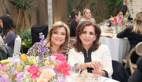  Soledad Vega y  Ana Emelia Tobías.