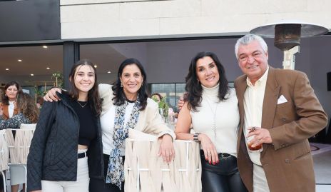  Daniela Martínez, María Antonia Perea, Margarita Perea y Gerardo Labastida.