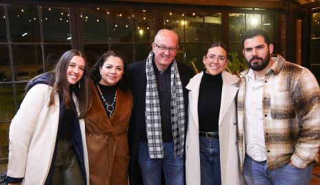  Moni Michel, Mónica Carvajal, Javier Michel, Ana Elisa Michel y Emir Farrera.