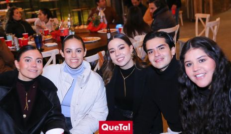  Alejandra Castrillón, Martita Ricavar, Ale Michel, Kevin Hervert y Ana Torres.