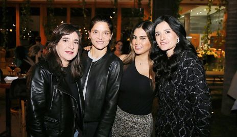  Claudia Zárate, Beatriz Castillo, Bárbara Berrones y Ale Cano.