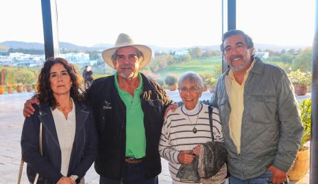  Sandra Galván, Sebas, Susana y Gerardo Galván.