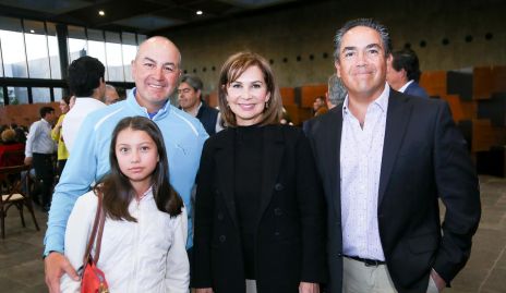  Oscar Palacio, Regina Palacio, Marissa Contreras y Antonio Acebo.