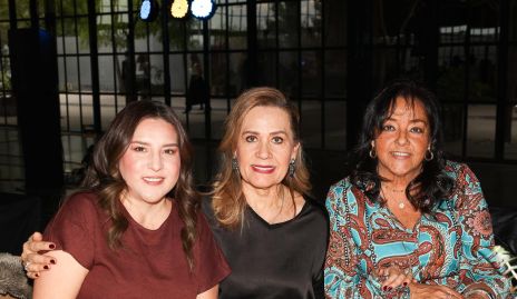  Marina Aguilar, Laura Flores y Ana Campos.