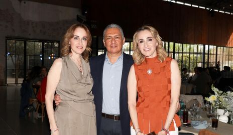  Adriana Torre, Armando Rubio y Gaby Torre.