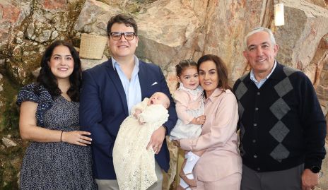  Alejandra Berrueta, Luis Fernando Rodríguez, Carmen  Zapata y Enrique Berrueta con María Paula y Mariale.