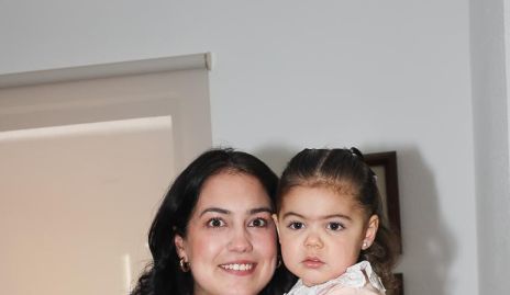  Alejandra Berrueta con su hija Mariale Rodríguez.