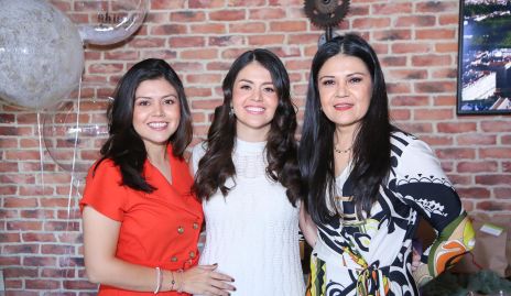  Ana Ceci Ortiz, Andrea Ortiz y Ana Ávila.