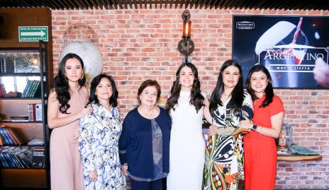  Fernanda Duarte, Ana Rangel, Alina Manzo, Andrea Ortiz, Ana Ávila y Ana Ceci Ortiz.
